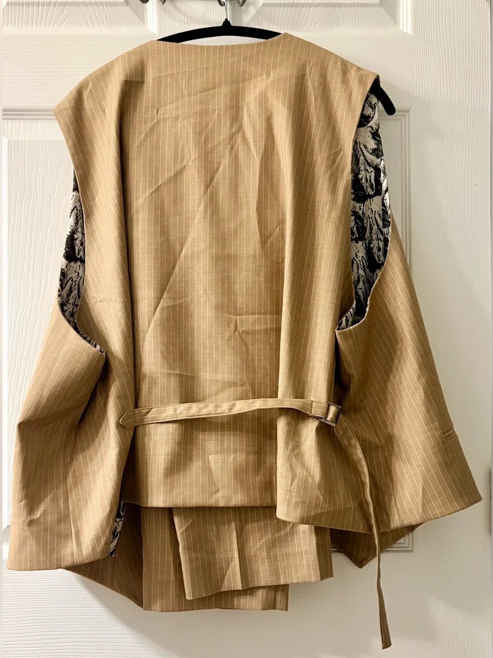 Murano Men's Camel Pinstripe 2 piece Suit Set- size 3B-vest & 44x34 pants- NWT